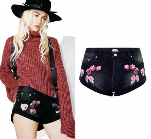 Sexy embroidery embroidery curling tassel denim shorts