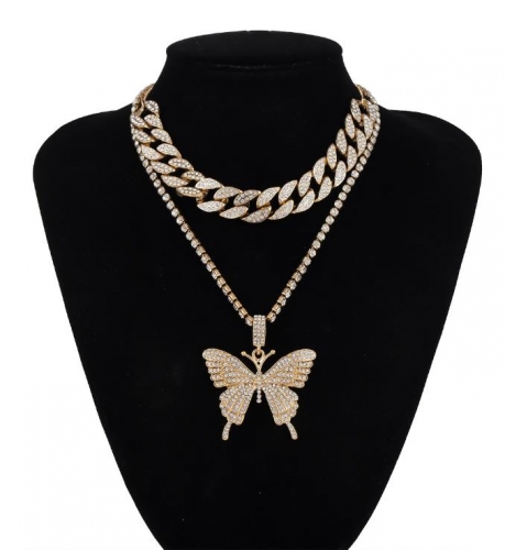 Charming Fashionable Geometric Diamond Butterfly Pendant Necklace
