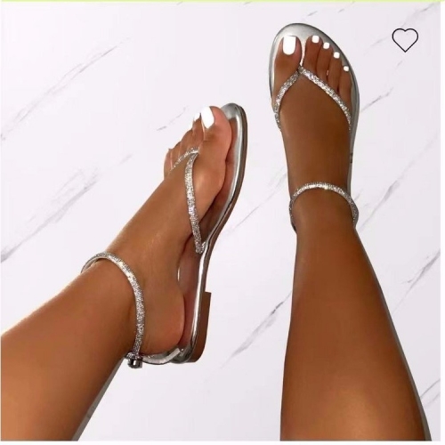 Simple toe clipped rhinestone sandals
