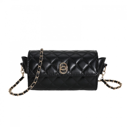 Diamond grid chain shoulder bag