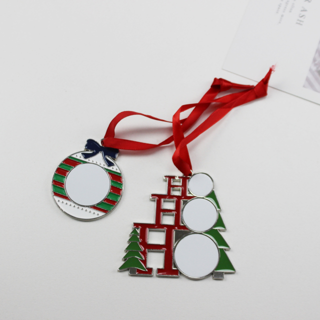 Metal Christmas Ornaments Christmas Gifts Cute Shape Xmas Tree Hanging Decoration
