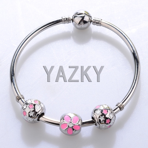 Fashion bangle with beads