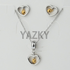 Heart shape earring and necklace