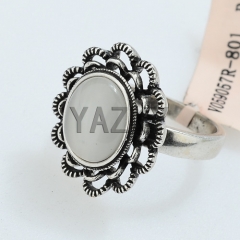 Flower style with stone fashion ring