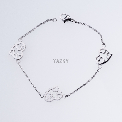 Heart shape charms bracelet