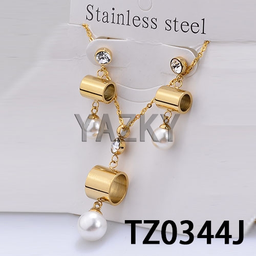 Jewelry set with IP gold