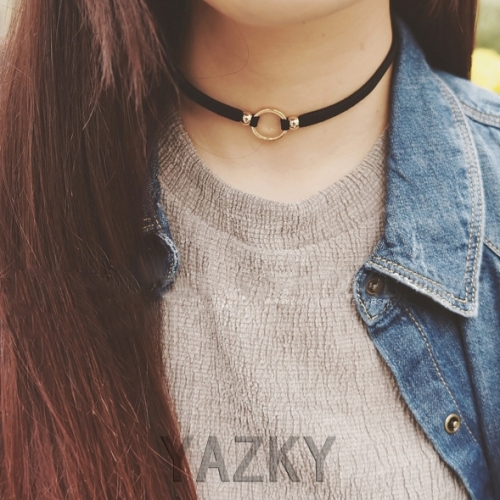 Circle chocker necklace