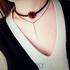 Flower chocker necklace