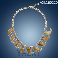 Fashion necklace with ox horn pendants