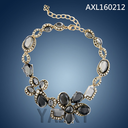 Fashion necklace with stones and crystals pendants