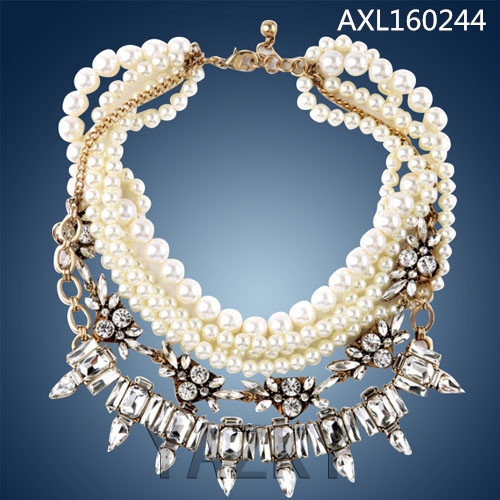 Fashion imitation pearl necklace with crystals pendants