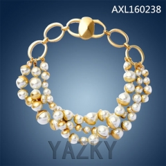 Fashion imitation pearls necklace