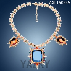 Fashion necklace with square crystals pendants
