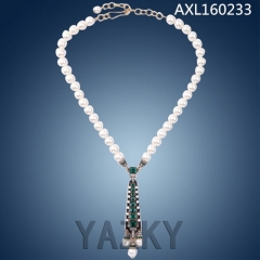 Fashion imitation pearls necklace