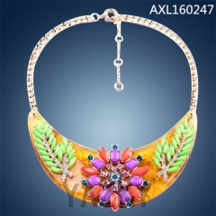 Fashion necklace with flower and leafs pendants