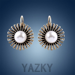 Fashion flower shape pearl earring