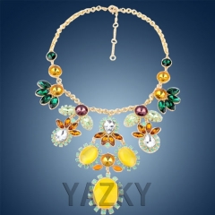 Fashion necklace with colorful crystals pendant