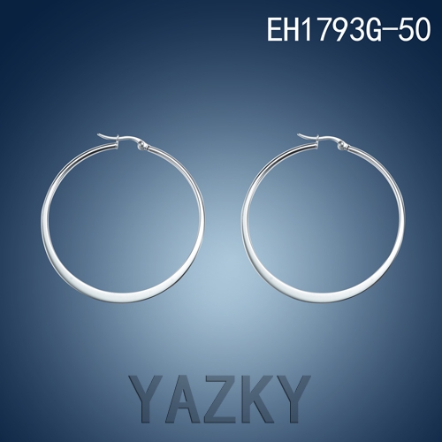 Circle earring with various sizes