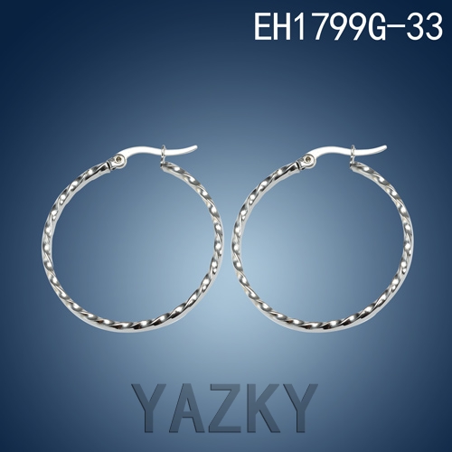 Circle earring with various sizes