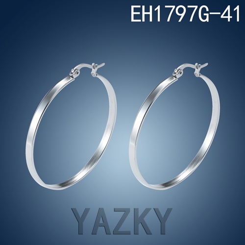 Circle earring with various sizes