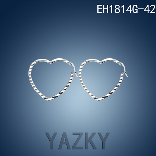 Heart shape earring with various sizes