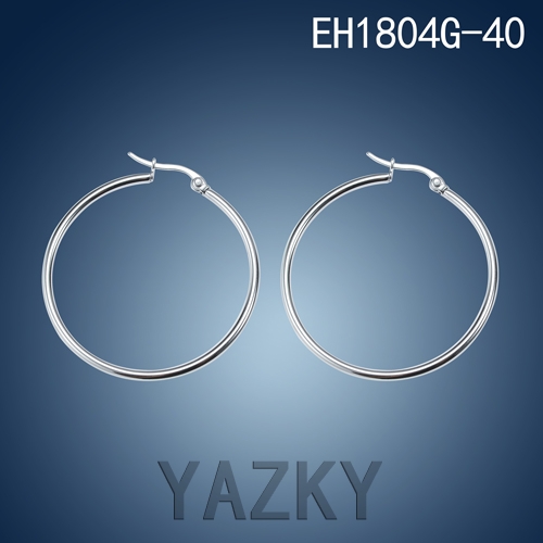 Circle earring with various sizes