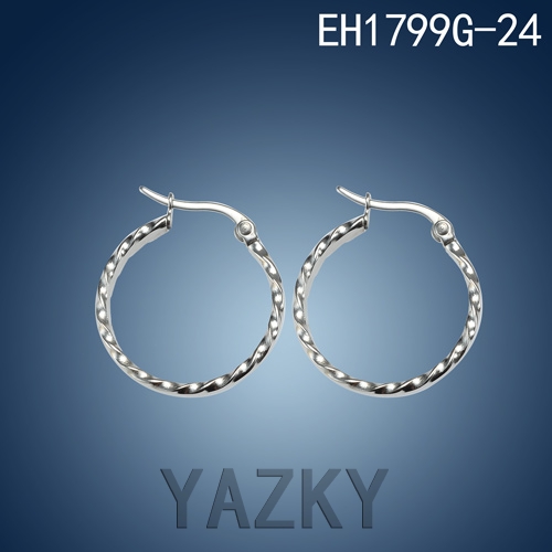 Circle earring with various sizes