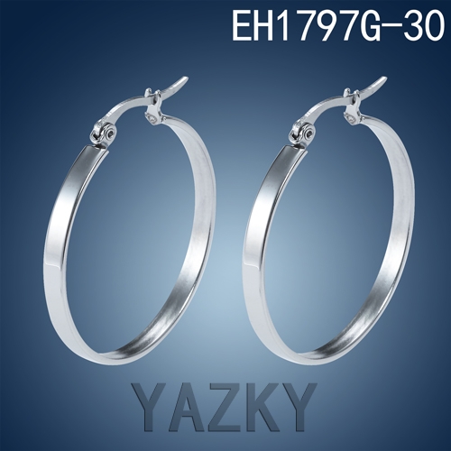 Circle earring with various sizes