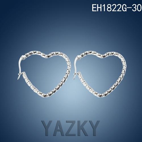 Heart shape earring with various sizes