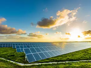 Shapoorji Pallonji realiza el primer proyecto solar flotante a gran escala del país.