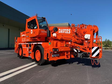Novo Kato de 25 toneladas para Davies