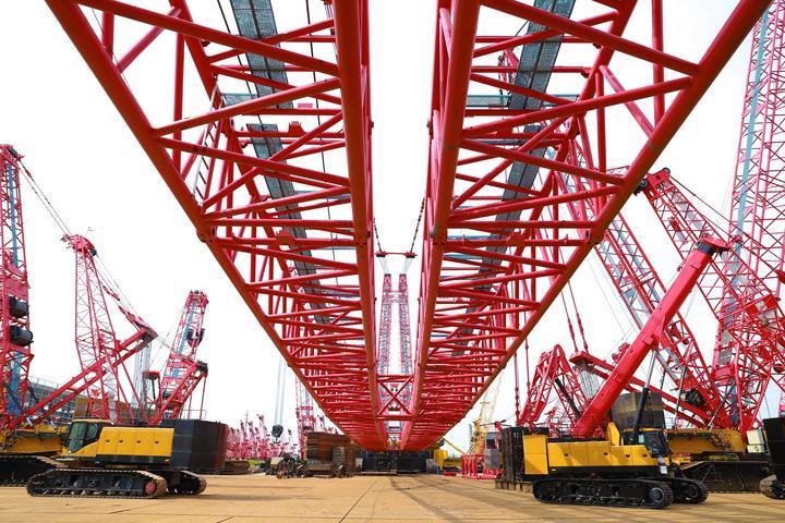 Sany hands over 4,000 tonne crane