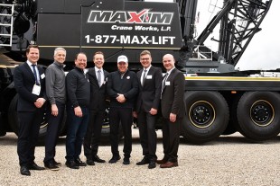 Maxim Crane Works recebe entrega do guindaste móvel LTM 1650-8.1 na Conexpo