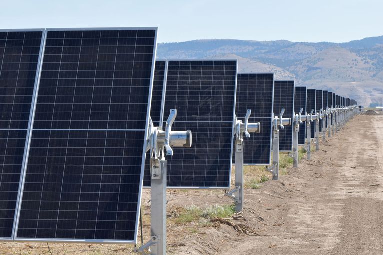 Une enquête fédérale ralentit les projets solaires en Oregon