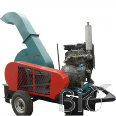 Mobile wood chipper