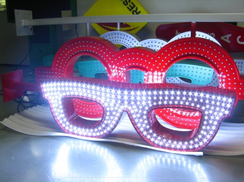 LED glasses sign waterproof outdoor ipouble side Oval led glasses screen