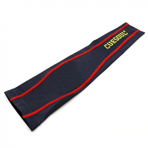 CUESOUL Kompressionsarm Sleever, blau / rot, kühlender Eisseidenarmschutz für Dartspieler, Unisex mit 4 Größen.