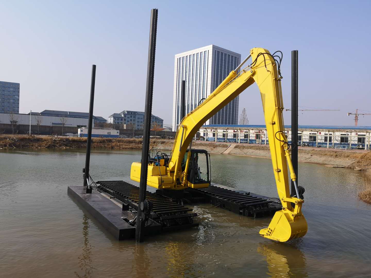 Amphibious Pontoon Excavators: Versatility And Reliability