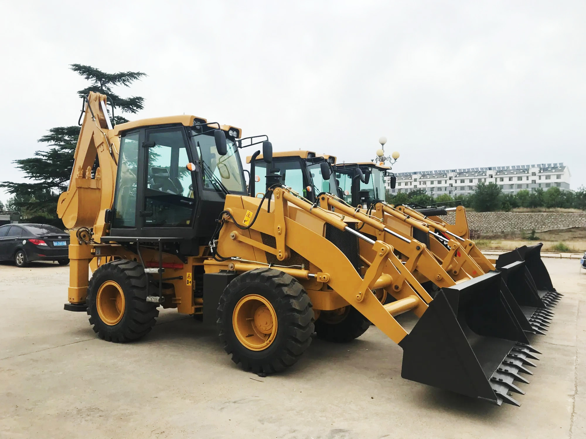 WHAT TO LOOK FOR WHEN BUYING A BACKHOE LOADER