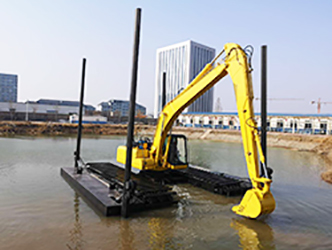 The DIG-DOG'Amphibious Excavator is Working In The Warter.