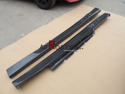 R35 GTR WI STYLE SIDE SKIRTS