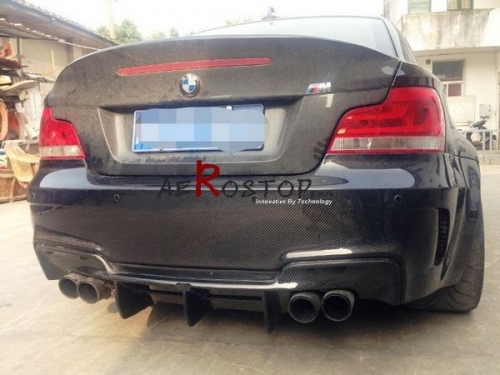 E82 OE STYLE REAR BUMPER DIFFUSER (FOR 135I ONLY)