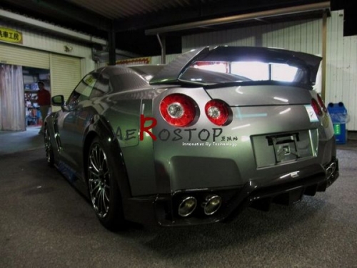 R35 GTR TOMMYKAIRA STYLE REAR SPOILER