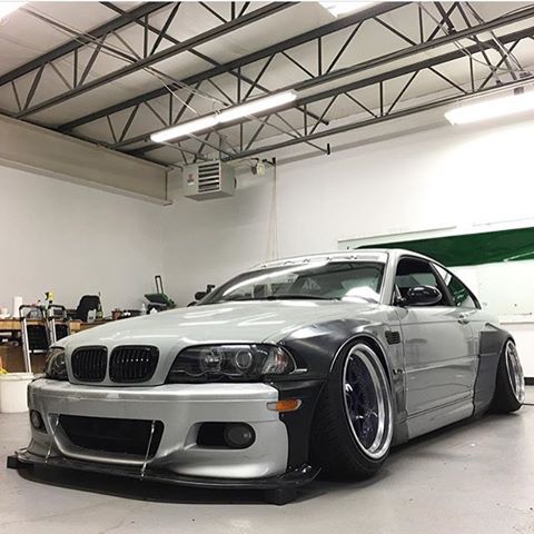 FIBERGLASS E46 M3 ROCKET BUNNY PANDEM STYLE BODYKITS(INCLU FRONT LIP,FRONT AND REAR FENDER AND TRUNK WING))