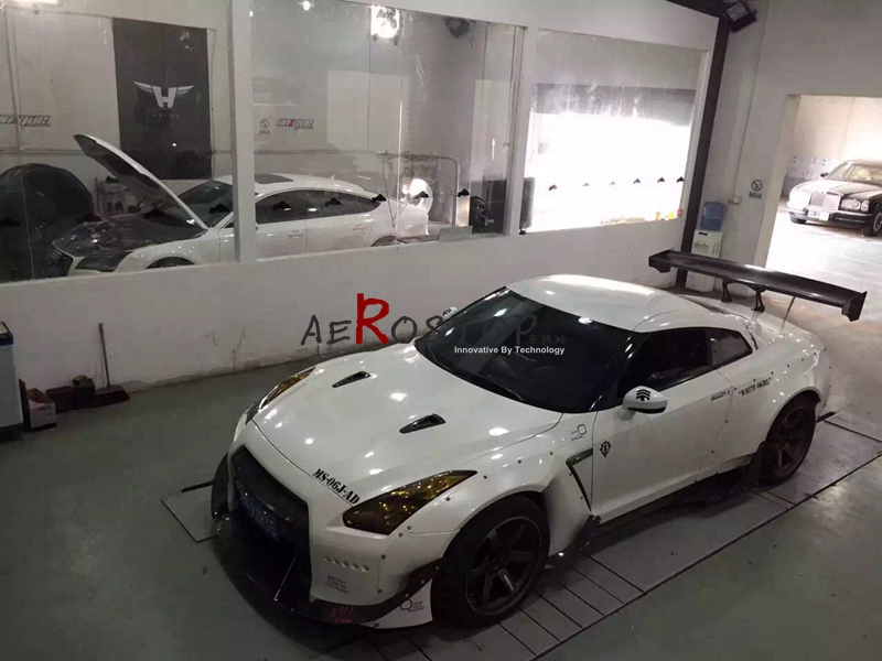 R35 GTR ROCKET BUNNY WIDE BODYKITS