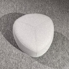 S763 Pouf