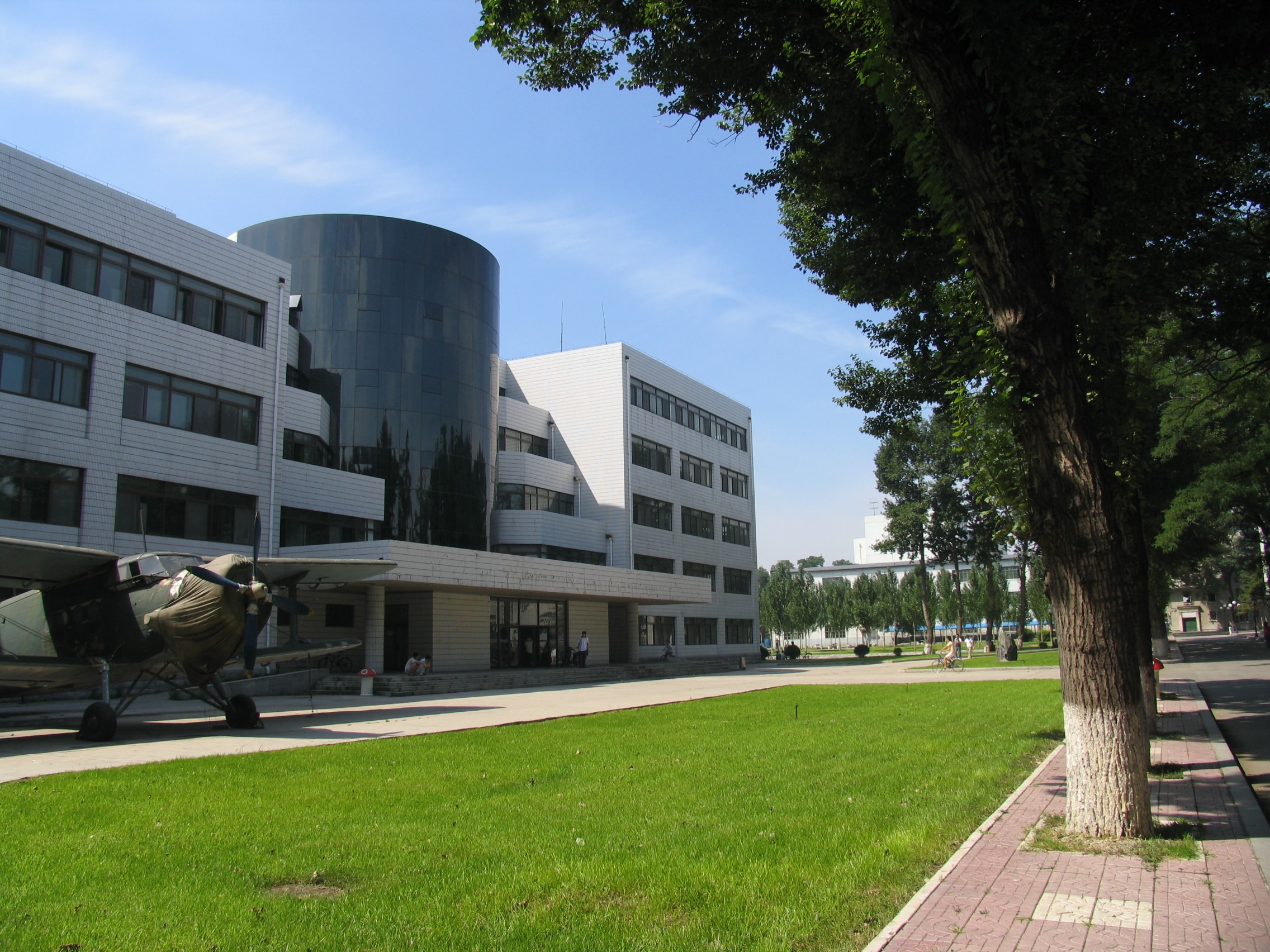 CAMPUS 2