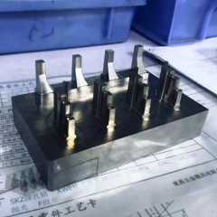 Injection mould core