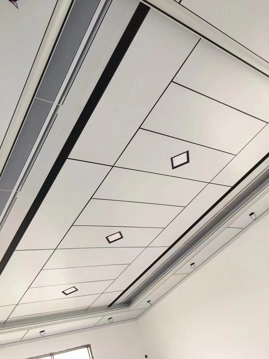 Why Choose ALUMINUM HONEYCOMB CEILING?