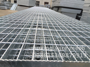 Smooth Finishing Hot Dipped Galvanized Weld Steel Grating Serrated & Plain Steel Bar Grate Size:900x5800mm